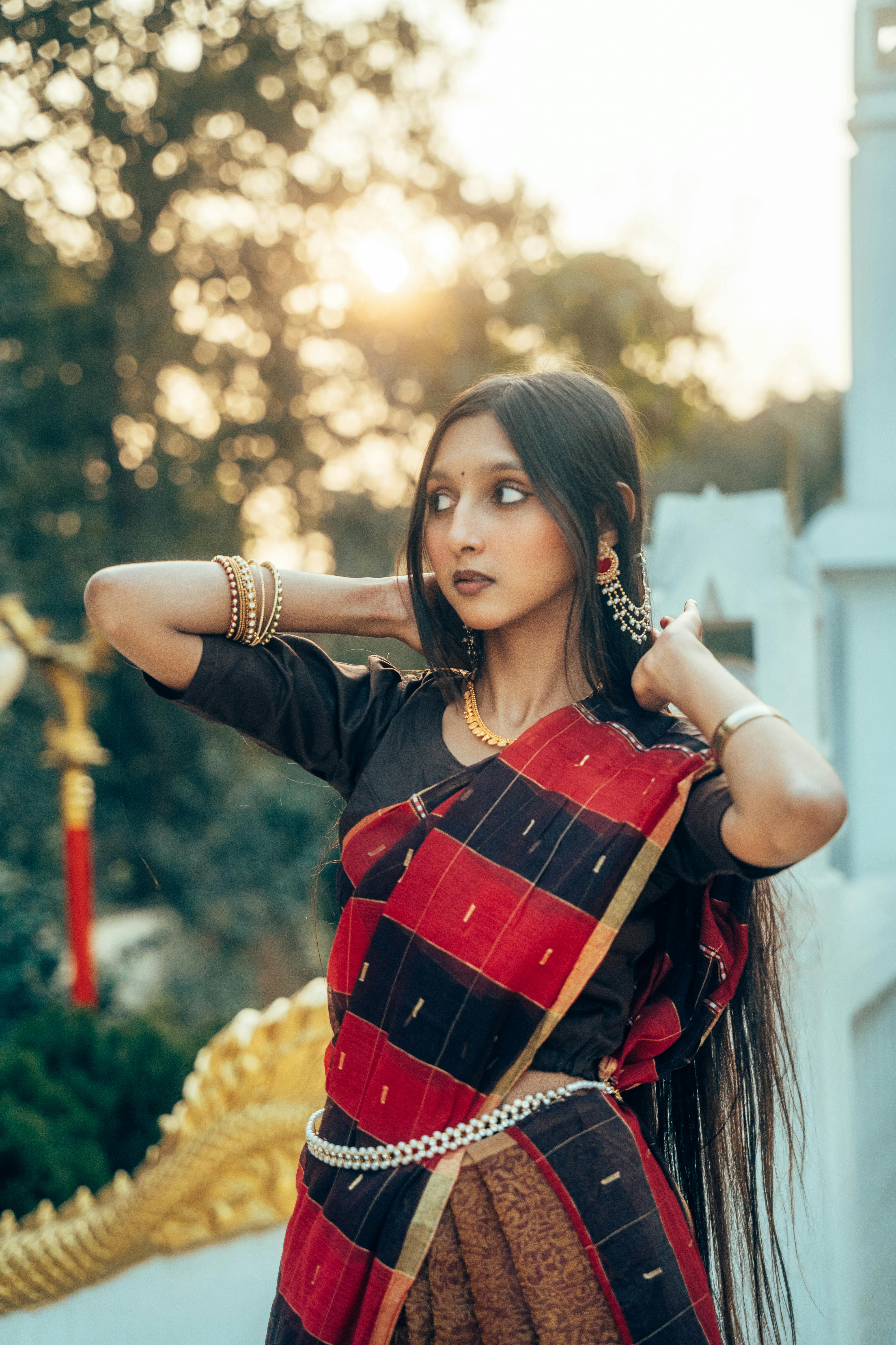 推荐电视剧氛围图：蓝色科技感