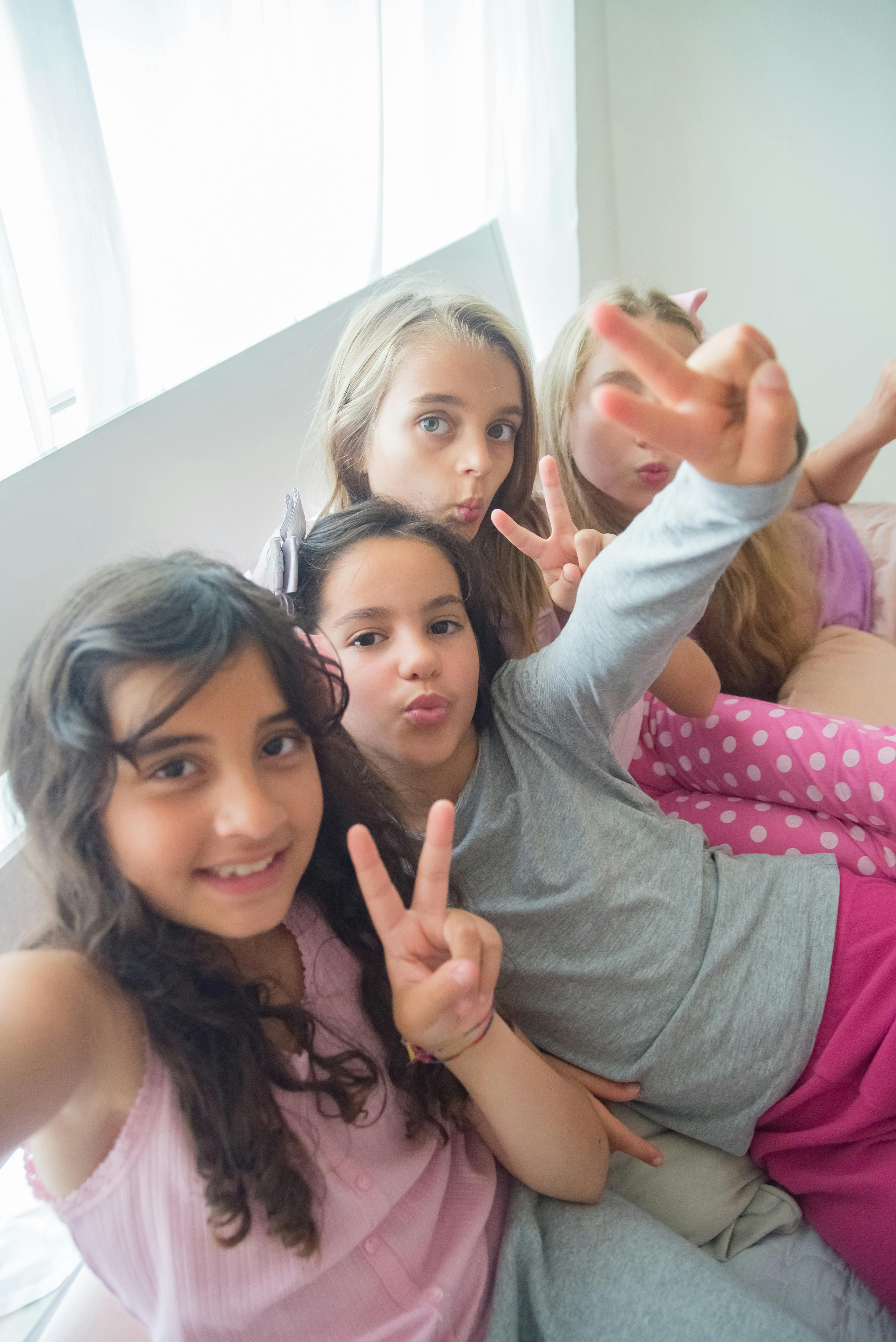 精选轮播封面图：校园氛围